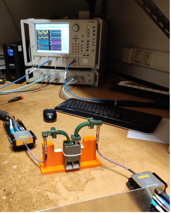 Figure 1: Microwave propagation test on the 3D printed antenna prototype